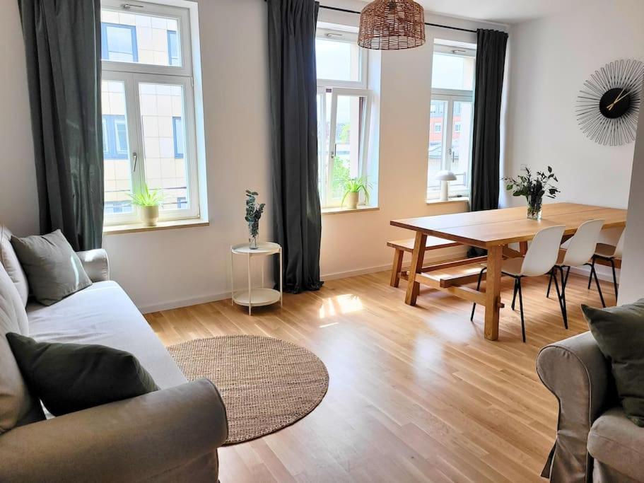 Stylisches Zentrales City-Apartment Mit 2 Balkonen Leipzig Exterior photo